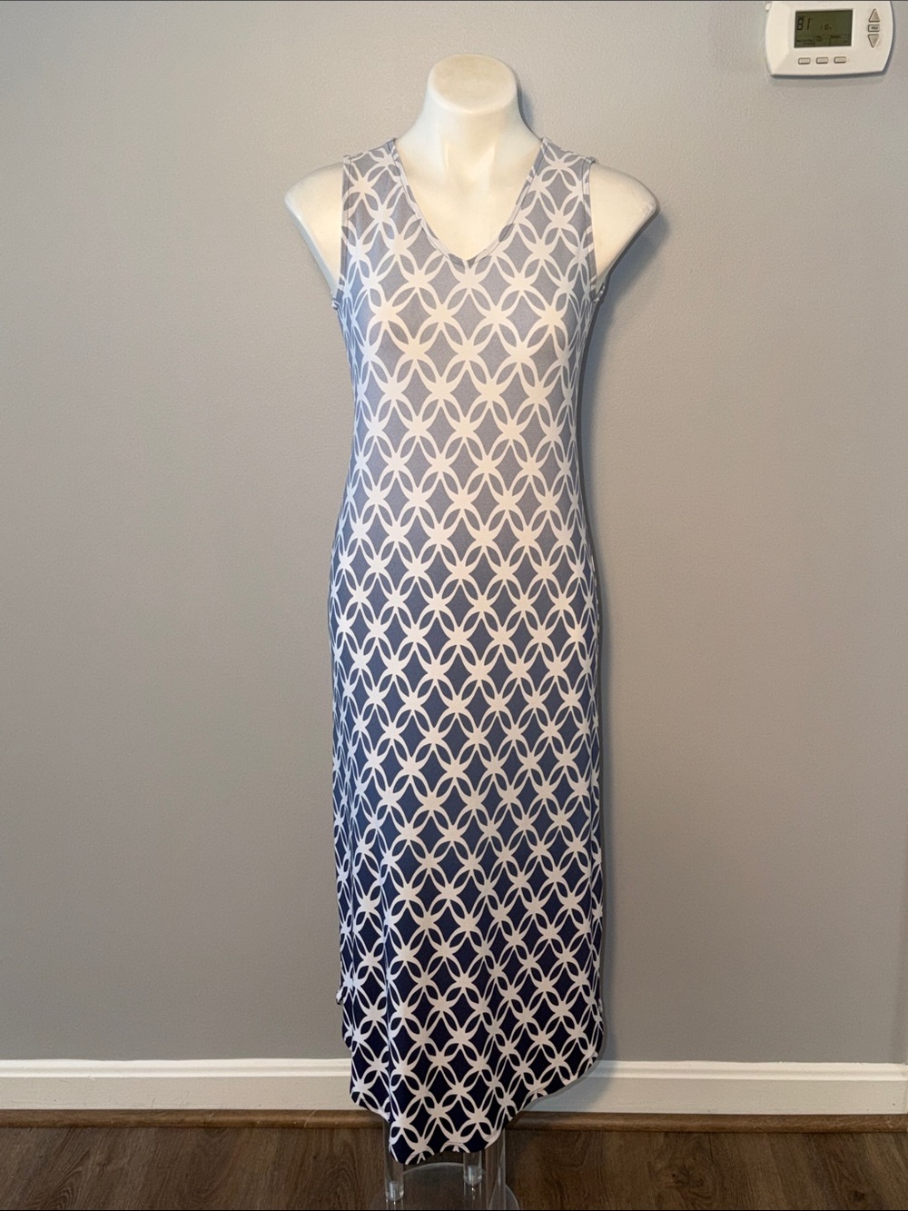 Chico’s Ladies NWT Ombré Cascade Lucila Midi Dress in Cozumel Blue Size 0, US S4